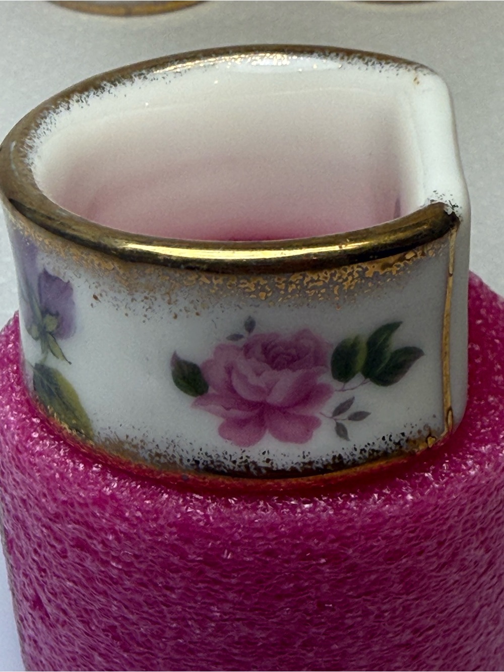 Set of 12 Ornamental Collectibles Fine China Napkin Rings - Picture 5 of 12